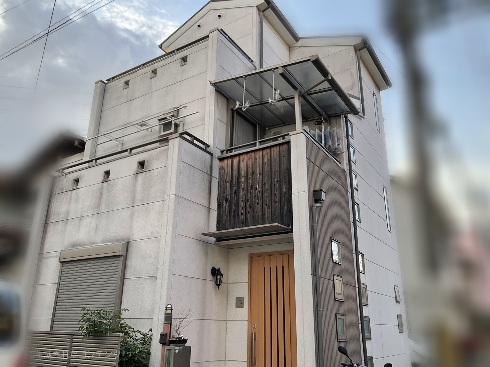 コロニアルNEO屋根をカバー工法で解決|外壁塗装 フレンチグリーン×ブラウン|堺市の施工事例