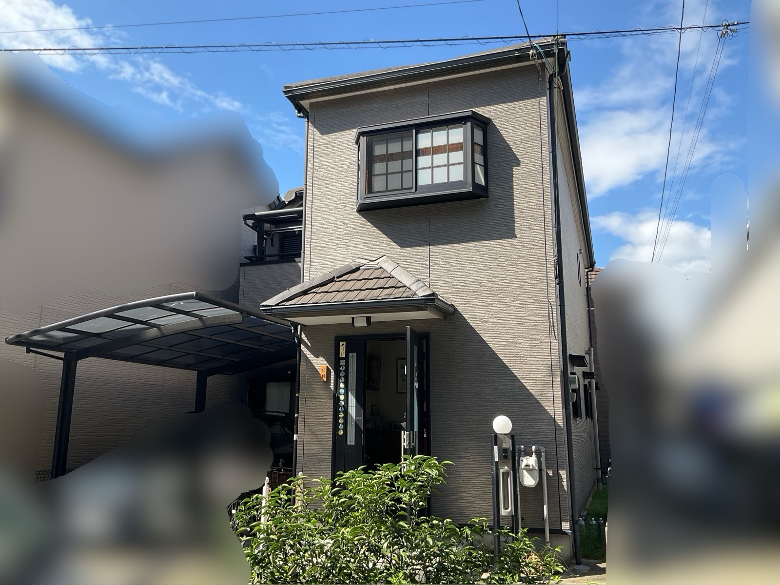 外壁塗装 ニュートラルホワイトで美観アップ|モニエル瓦屋根塗装(ラセットブラウン)堺市施工事例