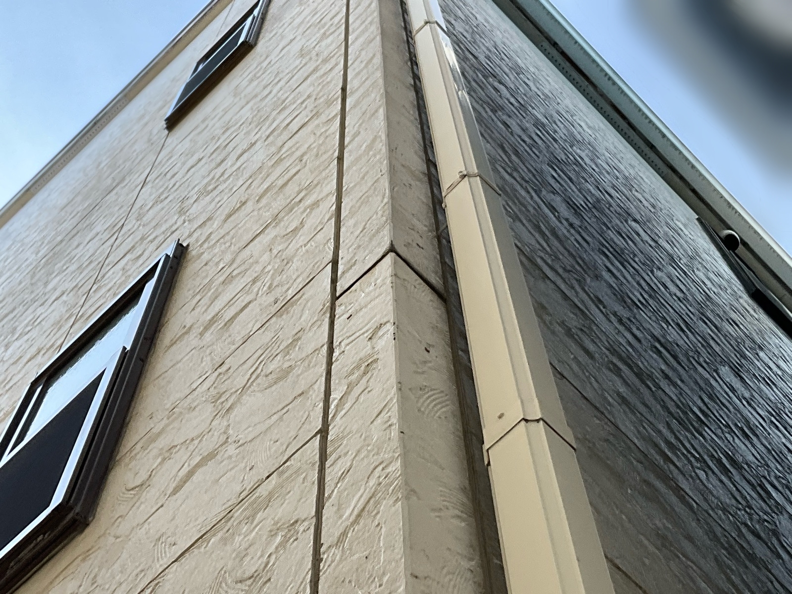 摂津市鳥飼野々｜お客様より紹介でのご依頼 外壁塗装×屋根カバー工法（コロニアルNEO）施工事例