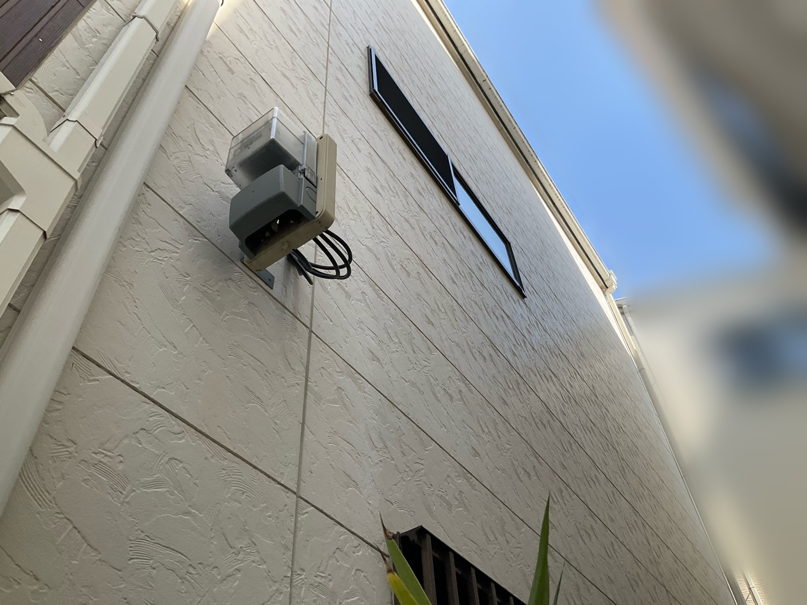 摂津市鳥飼野々｜お客様より紹介でのご依頼 外壁塗装×屋根カバー工法（コロニアルNEO）施工事例